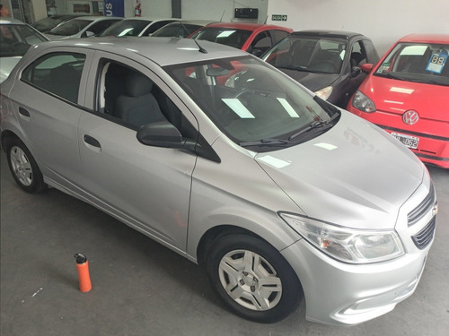 Imagen 12 de 15 de Chevrolet Onix 2018 1.4 Joy Ls + 98cv
