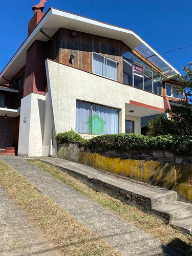 Casa En Venta De 4 Dorm. En Valdivia