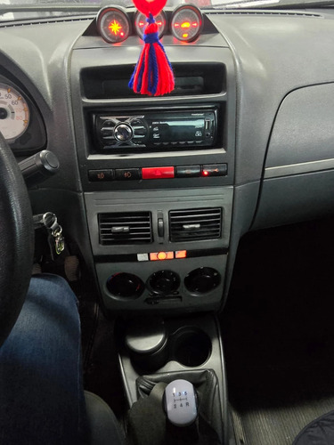 Fiat Idea 1.8 MPI ADVENTURE 8V FLEX 4P MANUAL