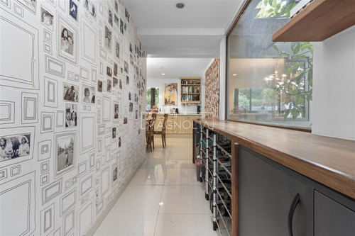 Casa En Venta De 5 Dorm. En Lo Barnechea