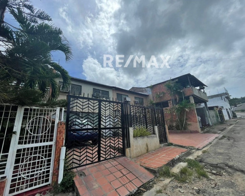 Re/max 2mil Vende Casa En Sector Santa Lucia, La Asunción, Mun. Arismendi, Isla De Margarita, Edo. Nueva Esparta