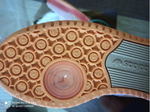 Imagen 6 de 9 de Zapatillas adidas Bad Bunny. No Nike Shox Tl1