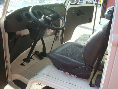 Kombi,camionete,pick-up,vans,fusca,veraneio,c10,d10,c20,f100
