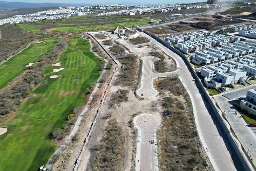 Terreno De 718m² Colindante A Campo De Golf, Clúster De Solo 38 Lotes, Zibatá, Qro.