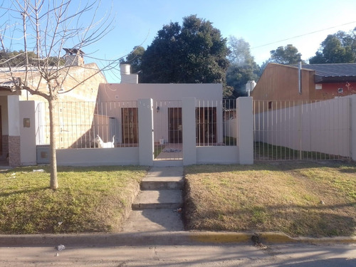 Casa En Venta - 1 Dormitorio 1 Baño - 300mts2 - Castelli
