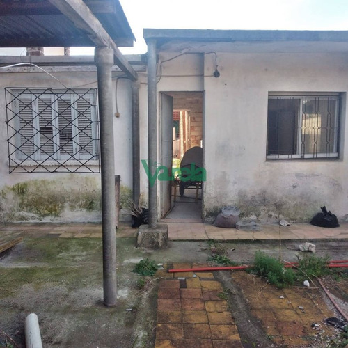 Imagen 6 de 10 de Casa En Venta Maroñas 3 Dorm 2 Baños Cochera X 2 Fondo Parrillero - Montevideo Maroñas