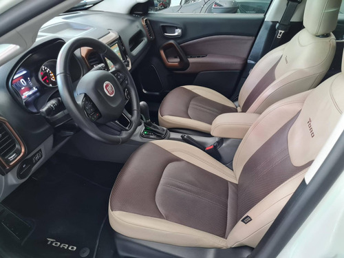 Fiat Toro 2.4 16v Multiair Flex Volcano At9