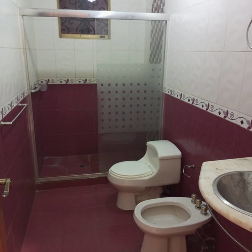 Imagen 20 de 28 de Casa Céntrica Calle Cerrada Sin Amoblar, Aire Acondicionado Central, Estilo Colonial En Alquiler Y/o Venta Trigal Norte (hg)