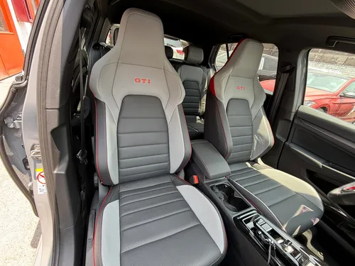 Volkswagen Golf GTI 2.0L Turbo 261HP DSG7 vel