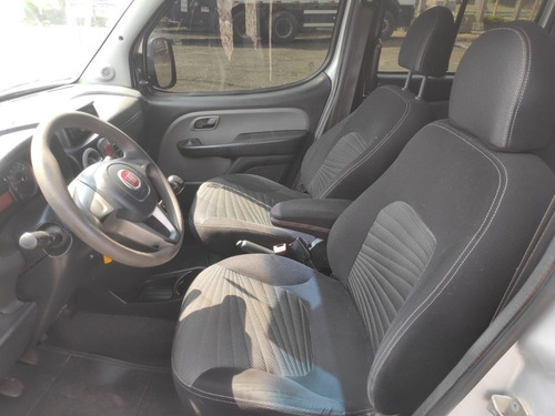 Imagem 12 de 15 de Fiat Doblo 2017 1.8 16v Essence 7l Flex 5p