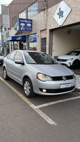 Volkswagen Polo Sedan 1.6 Vht Total Flex 4p