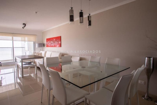 Departamento De 2 Dormitorios En Miami Boulevard, Punta Del Este- Ref: 46
