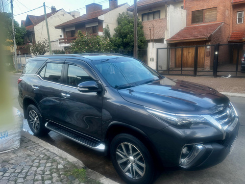 Toyota Sw4 4x4 Automática, Cuero 3 Filas De Asientos