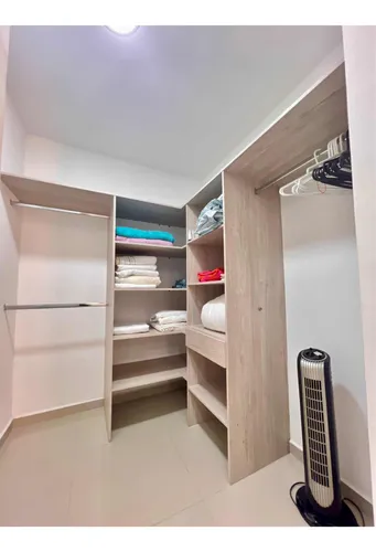 Amplio Apartamento En Laureles.