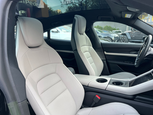 Porsche Taycan Base 2024