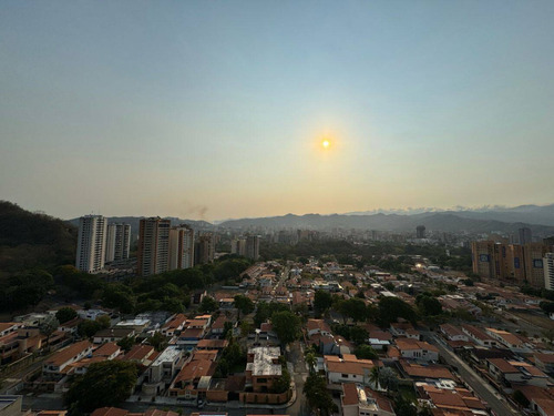 Solo Clientes Se Alquila Apartamento 243m2 Edif. The Loft Urb. Las Chimeneas