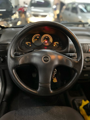 Chevrolet Corsa Classic 1.0 Life Flex Power 4p