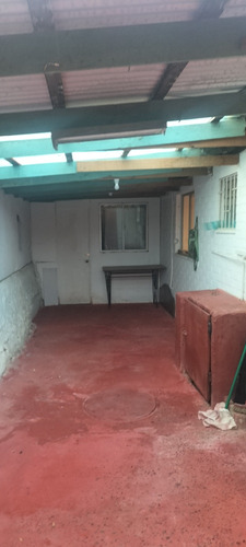 Casa 2 Dormitorios Y Un Baño , Pareo Simple , Entrada Auto
