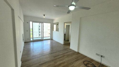Venta 2 Ambientes Con Balcon En Parque Chacabuco