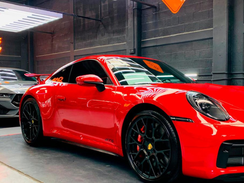 Porsche 911 Carrera 4 Gts 2024 Color Rojo