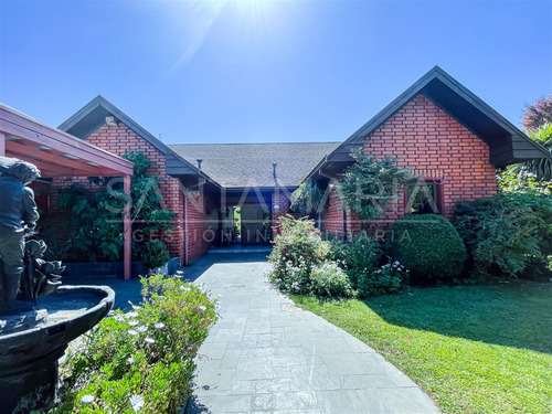 Arriendo Casa Ubicada En La Foresta, San Pedro De La Paz.
