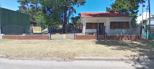 Casa Sola En Lote Zona Plaza Del Tango