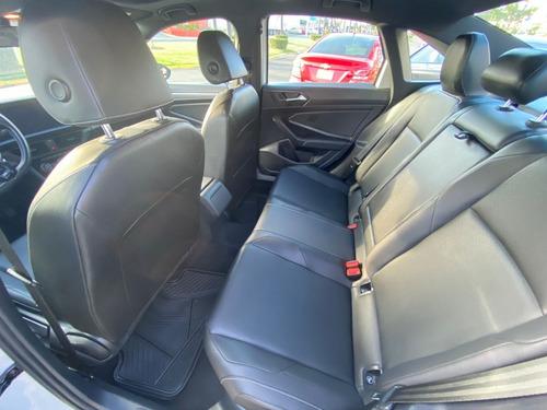 Imagen 8 de 14 de Jetta R-line 2019