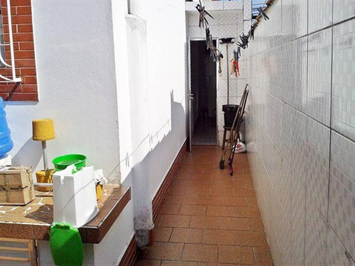Imagem 8 de 30 de Sobrado Em Ótima Localização, 1 Quadra Da Avenida Antonio Emmerick Sendo 3 Dormitórios 1 Suite 2 Wc Garagem Para 2 Automóveis E Portão Eletrônico Pertinho De Supermercados Padarias Ponto De Ônibus E