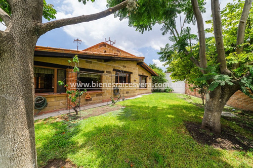Imagen 13 de 14 de Casa En Venta En Colinas Del Bosque, Querétaro. Antonieta