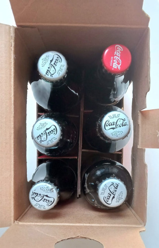Lote Colección Coca Cola 80 Años, Coca Cola Mini Y Botón. (Usado)