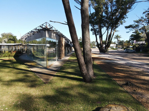 Venta Local Comercial Strip Center Mira - Solanas