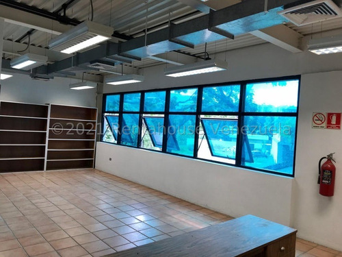 Imagen 13 de 14 de Se Vende Hermoso Edificio De 3 Pisos Ubicado En La Única Calle Industrial De Prados Del Este Código: 22-13487