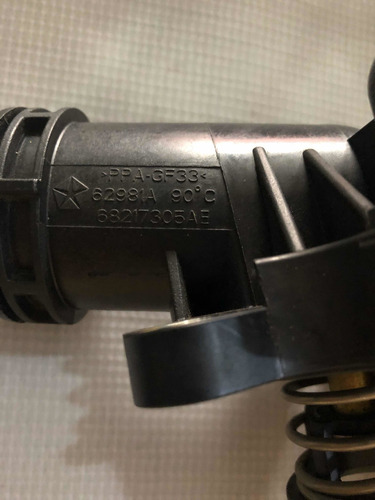 Toma De Agua Con Termostato 68217305ae Pacifica 17-19 3.6l (Usado)