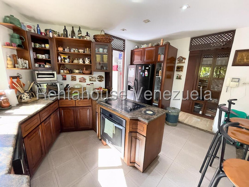 Stephany La Roche Casa En Venta En Santa Paula Mls #25-10888