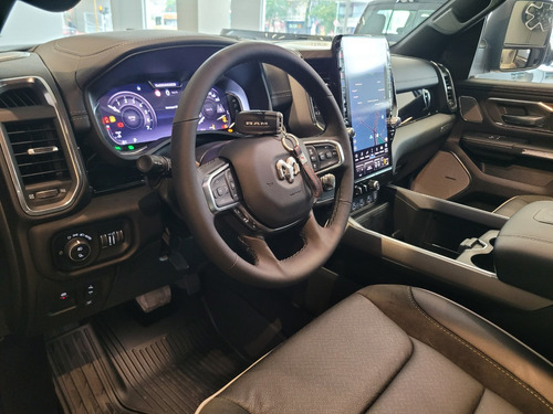 RAM 1500 3.0 Laramie 4X4 At8