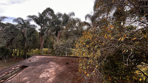 Sítio 3 Hectares Com Nascente, 2 Casas E 3 Chalés