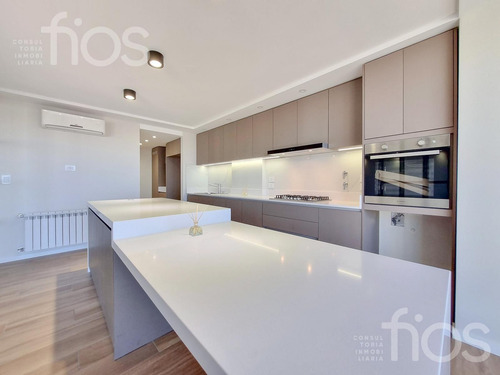 Venta Departamento De 3 Dormitorios Con Balcón A Metros Del Rio Calidad Premium