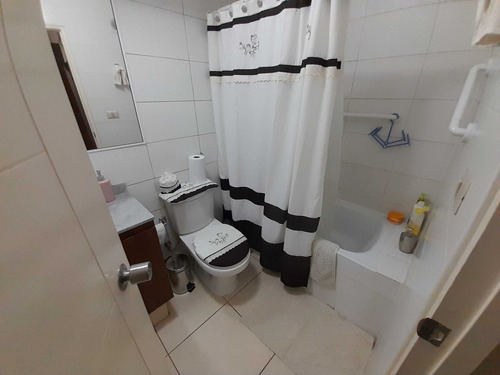 Como Nuevo, 2 Dormitorios, 2 Baños (96872)