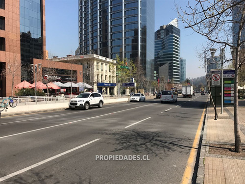 Local Comercial En Arriendo En Las Condes Pleno Isidora G.