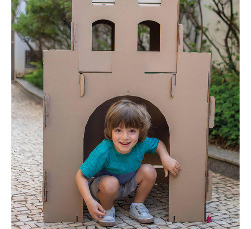 Castillo de cartón con kit de pintura y rodillo