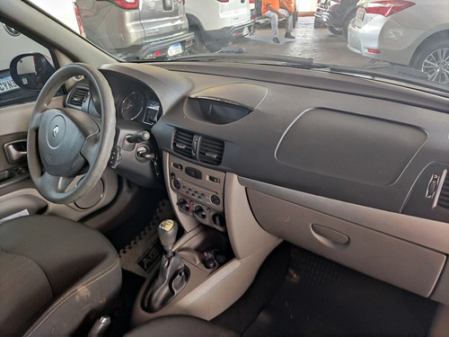 Imagem 2 de 5 de Renault Symbol 1.6