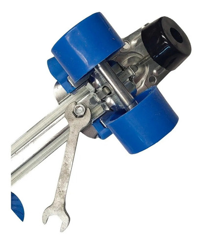 Imagen 6 de 11 de Patín De Metal Extensible 4 Ruedas Con Agarraderas - Azul