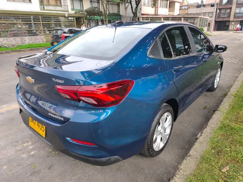 Chevrolet Onix 1.0T Premier Sedan At