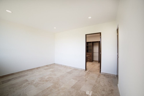 Residencia De Luxury En Altozano, Bar, Cava, Jardín, Cto Serv