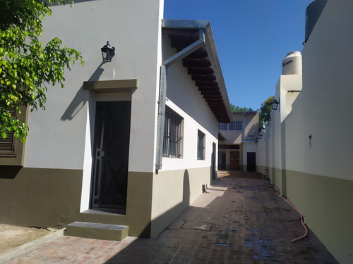 Imagen 9 de 10 de Casa + Stud En Venta De 2 Dormitorios C/ Cochera En La Plata Barrio Hipodromo