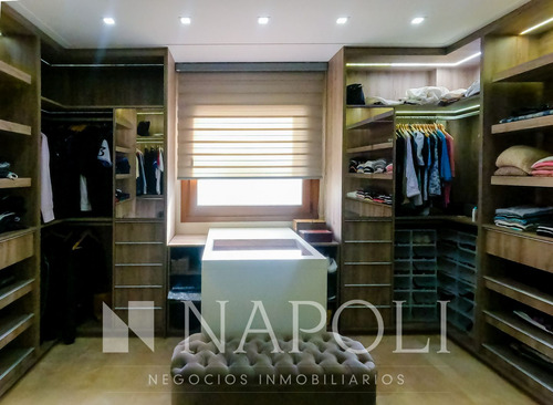 Propiedad En Venta Con Detalles De Categoría, Saint Thomas