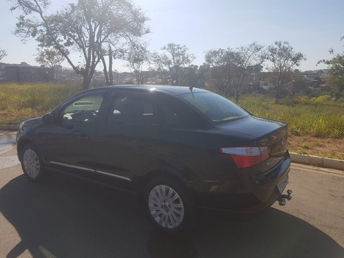 Imagem 2 de 7 de Fiat Grand Siena 2016 1.6 16v Essence Flex 4p
