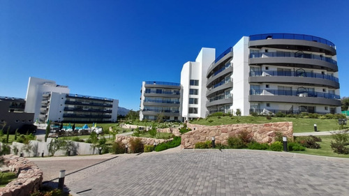 Imagen 14 de 21 de Departamento Premium - 2 Ambientes - Pileta Y Bajada Al Lago - Parque Siquiman