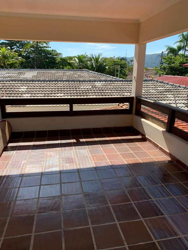 Casa À Venda Na Rua Desembargador Mário De Almeida Pires, Jardim Virgínia, Guarujá - Sp - Liv-5162