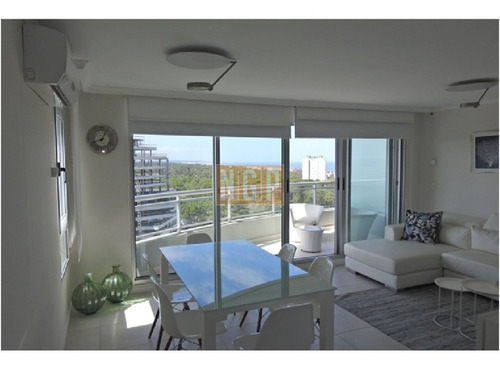 Imagen 3 de 30 de En Exclusividad Departamento De Metraje De 2 Dormitorios Transformado En Loft Roosevelt, Punta Del Este Piso Alto Con Vista Al Mar!